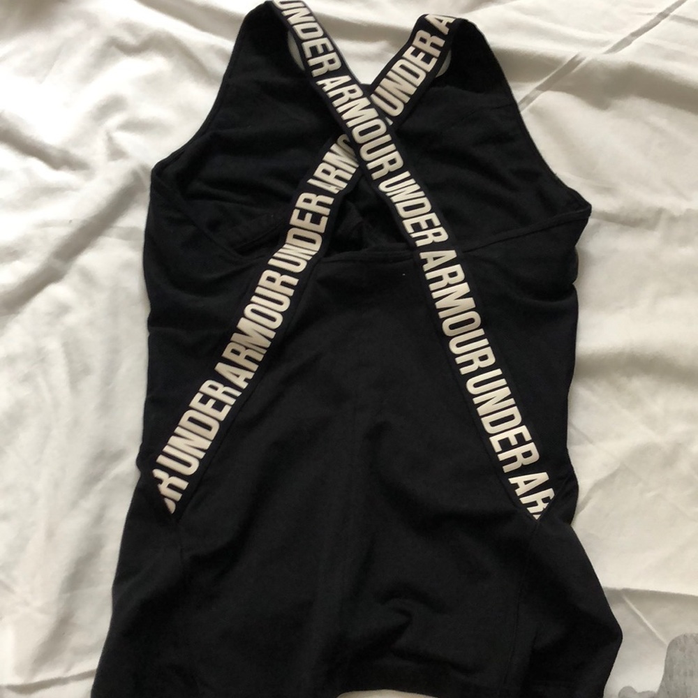 Under armour workout tank w bra size small